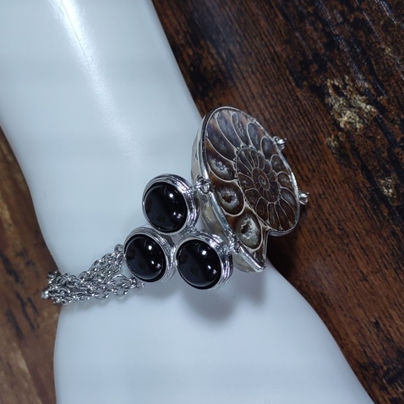 Ammonite Fossil Bracelet - Picture 4 of 12